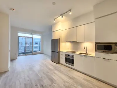 7 Golden Lion Heights N625, Toronto, On M2m 4e7