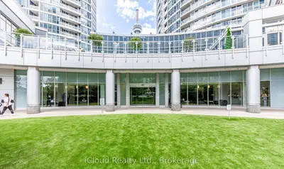 208 Queens Quay 2501, Toronto, On M5j 2y5