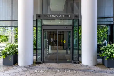 16 Bonnycastle Street 1806, Toronto, On M5a 0c9