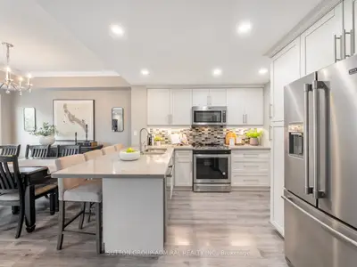 9 Greenbriar Road 306, Toronto, On M2k 1h4