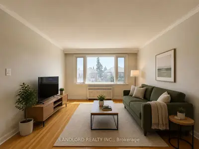 82 Lanark Avenue 2nd Fl, Toronto, On M6e 2g4