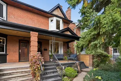 206 Ashworth Avenue, Toronto, On M6g 2a7