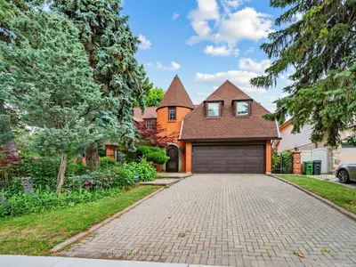 59 Chipstead Road, Toronto, On M3b 3e8