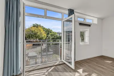 439 Winona Drive C, Toronto, On M6c 3t4