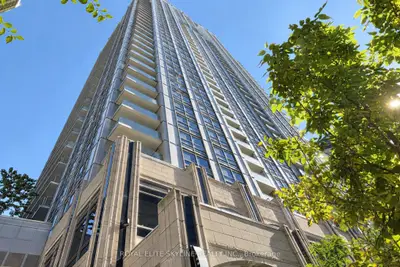 761 Bay Street 403, Toronto, On M5g 2r2