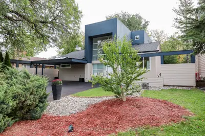 90 Berkinshaw Crescent, Toronto, On M3b 2t2