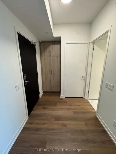 863 St Clair Avenue W 606, Toronto, On M6c 1c4