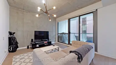 39 Brant Street 827, Toronto, On M5v 0m8