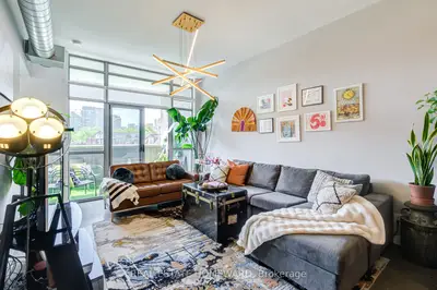 549 King Street E 310, Toronto, On M5a 1m5