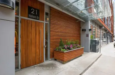21 Nelson Street 319, Toronto, On M5v 3h9