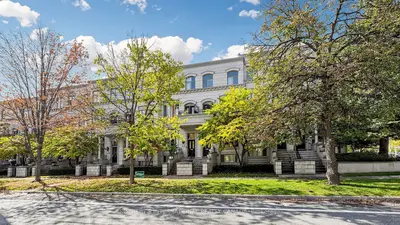 260 Russell Hill Road 11, Toronto, On M4v 2t2