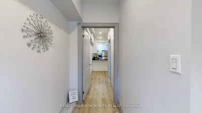 586 Parliament Street C, Toronto, On M4x 1p8