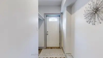 586 Parliament Street C, Toronto, On M4x 1p8