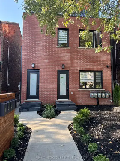 94 Saint Clarens Avenue, Toronto, On M6k 2s5