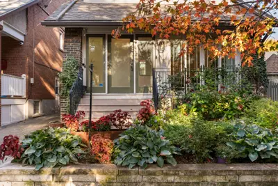 9 Cornish Road, Toronto, On M4t 2e3