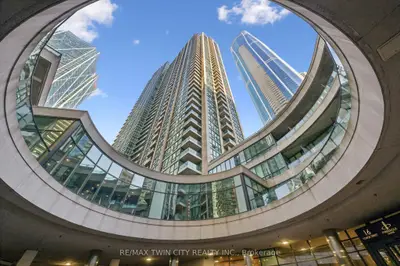 16 Yonge Street 1608, Toronto, On M5e 2a1