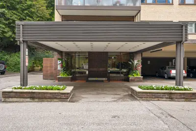 120 Rosedale Valley Road 207, Toronto, On M4w 1p8
