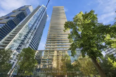 33 Charles Street E 1405, Toronto, On M4y 0a2