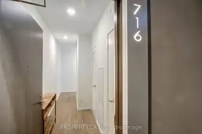 12 Bonnycastle Street 716, Toronto, On M5a 3y4