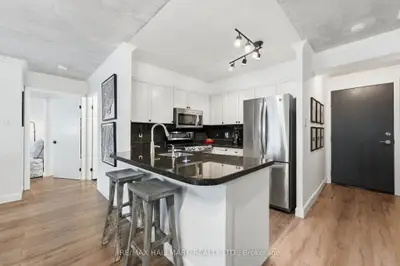 600 Queens Quay W 705, Toronto, On M5v 3m3
