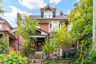 32 Thome Crescent, Toronto, On M6h 2s5