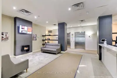 225 Wellesley Street 607, Toronto, On M4x 1x8