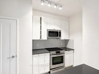105 Isabella Street 107, Toronto, On M4y 1m9