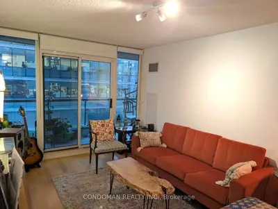 30 Grand Trunk Crescent 807, Toronto, On M5j 3a3