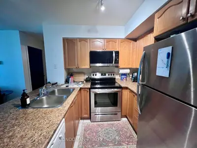 30 Grand Trunk Crescent 807, Toronto, On M5j 3a3
