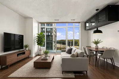 90 Stadium Road 806, Toronto, On M5v 3w5