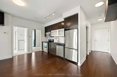 90 Stadium Road 806, Toronto, On M5v 3w5