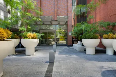 8 Widmer Street 2403, Toronto, On M5v 0w6