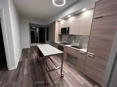 75 Canterbury Place 517, Toronto, On M2n 0l2