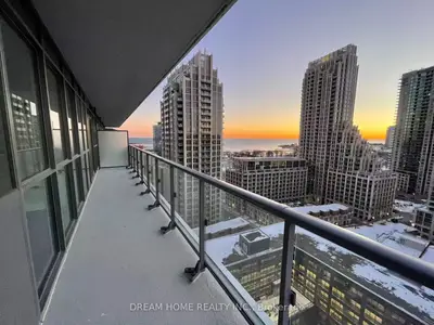38 Iannuzzi Street 2004, Toronto, On M5v 0s2