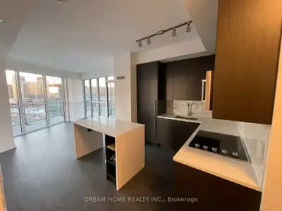 38 Iannuzzi Street 2004, Toronto, On M5v 0s2