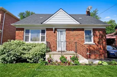 72 Hounslow Avenue, Toronto, On M2n 2a8
