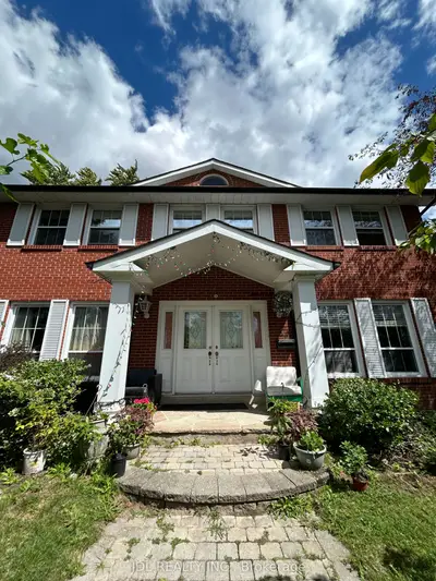 3 Butterfield Dr Drive One Bedroom A 2nd Floor, Toronto, On M3a 2l9