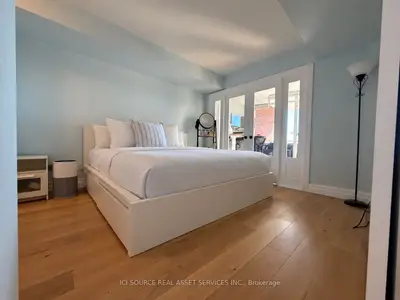550 Queens Quay W 812, Toronto, On M5v 3m8