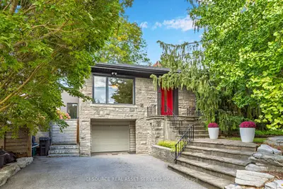 10 Red Oaks Crescent, Toronto, On M4g 1a5