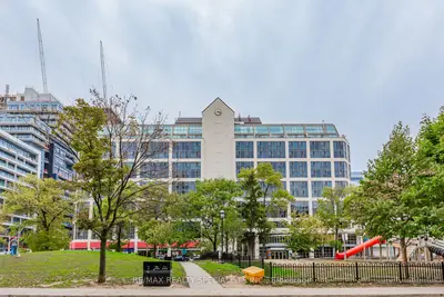 222 The Esplanade 819, Toronto, On M5a 4m8