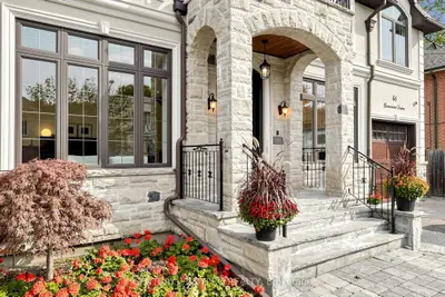 66 Lorraine Drive, Toronto, On M2n 2e7