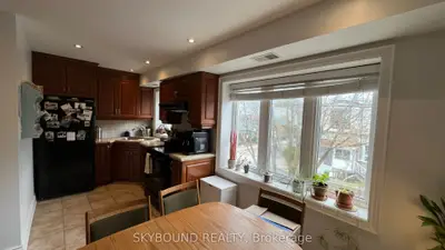 157 Christie Street 2, Toronto, On M6g 3b3