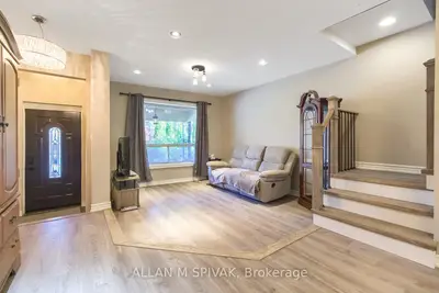 442 Crawford Street, Toronto, On M6g 3j6