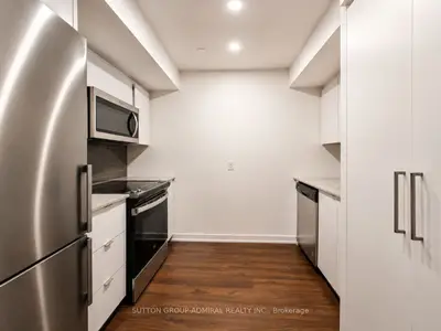 30 Tretti Way 913 (room 1), Toronto, On M3h 0e3