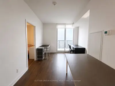 30 Tretti Way 913 (room 1), Toronto, On M3h 0e3