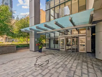 386 Yonge Street 602, Toronto, On M5b 0a5