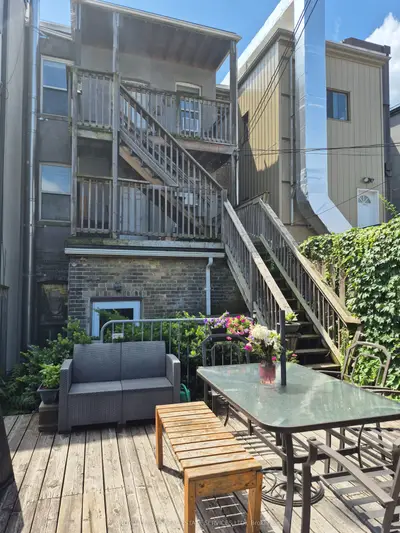 804 Bloor Street W Main Floor, Toronto, On M6g 1l9