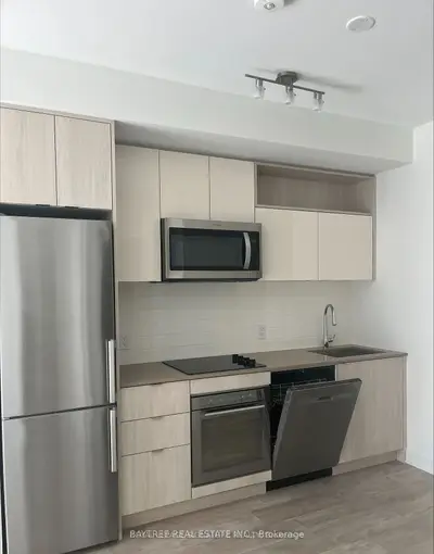 60 Princess Street 526 Se, Toronto, On M5a 2c7