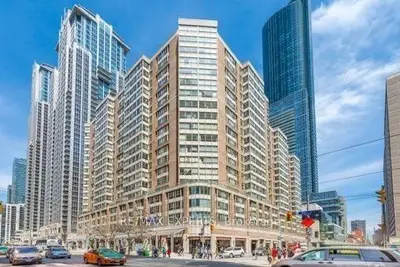 717 Bay Street 605, Toronto, On M5g 2j9
