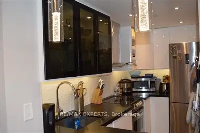717 Bay Street 605, Toronto, On M5g 2j9